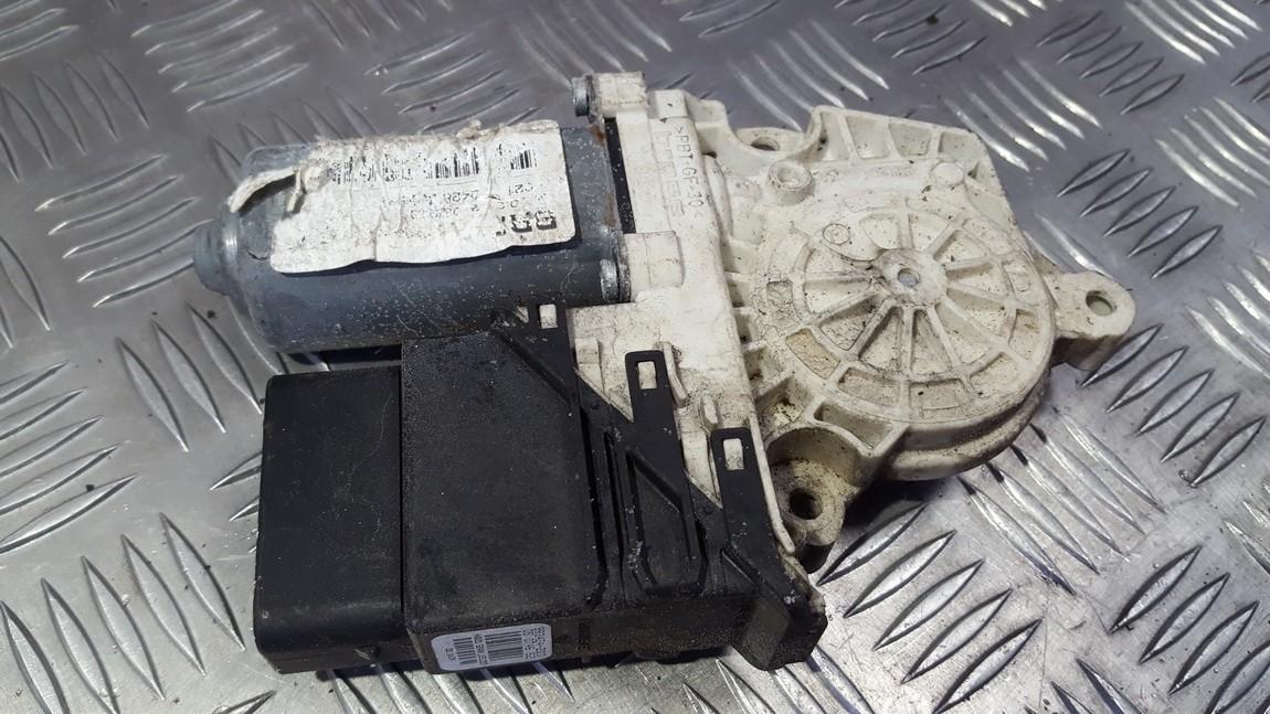 1C0959811A Volkswagen Golf 1998 Window Motor - REAR LEFT