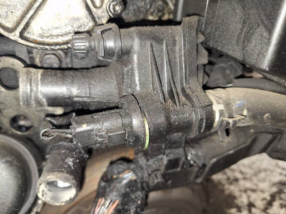 Citroen C4 Picasso 2009 Termostata korpuss - Thumbnail 3