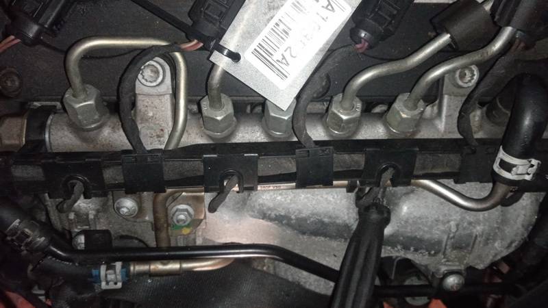 03L130089 Audi TT 2008 Fuel injector rail (injectors)(Fuel distributor)