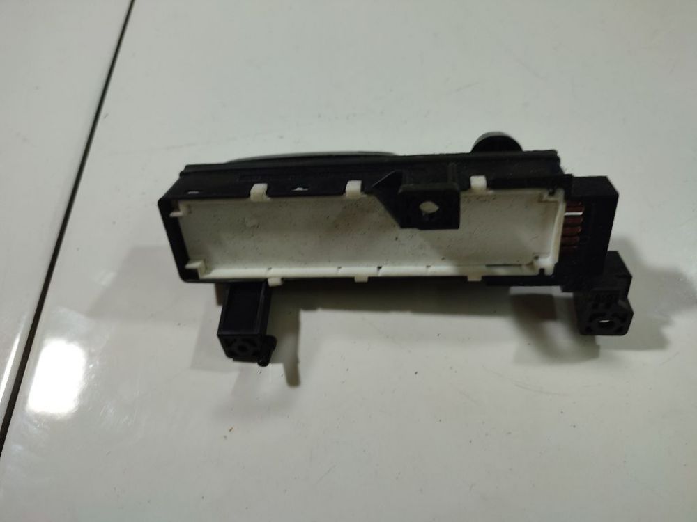 Toyota Avensis 2005 Seat Control Button (seat control switch) - Thumbnail 3