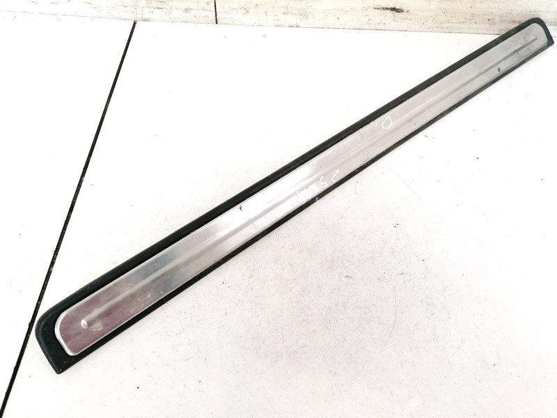 769B0AV710 Nissan Primera 2003 Interior door step trim - FRONT RIGHT