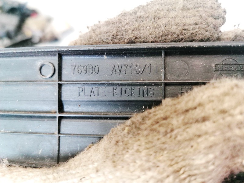 769B0AV710 Nissan Primera 2003 Interior door step trim - FRONT RIGHT - Thumbnail 3