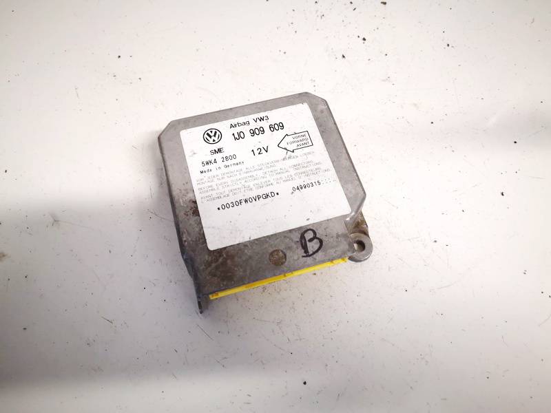 1J0909609 Volkswagen Golf 1999 Airbag crash sensors module