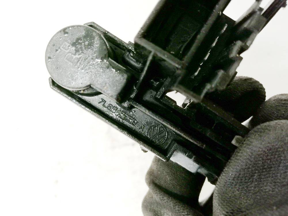 7L8945259A Volkswagen Touareg 2003 Galiniu zibintu plata - Thumbnail 3