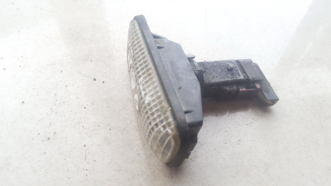 Volvo C70 2002 Clear Side Repeaters - FRONT RIGHT