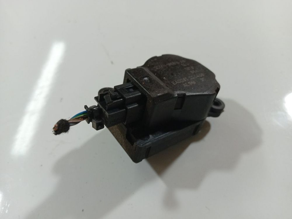 3M5H19E616AB Ford C-MAX 2005 Heater Vent Flap Control Actuator Motor