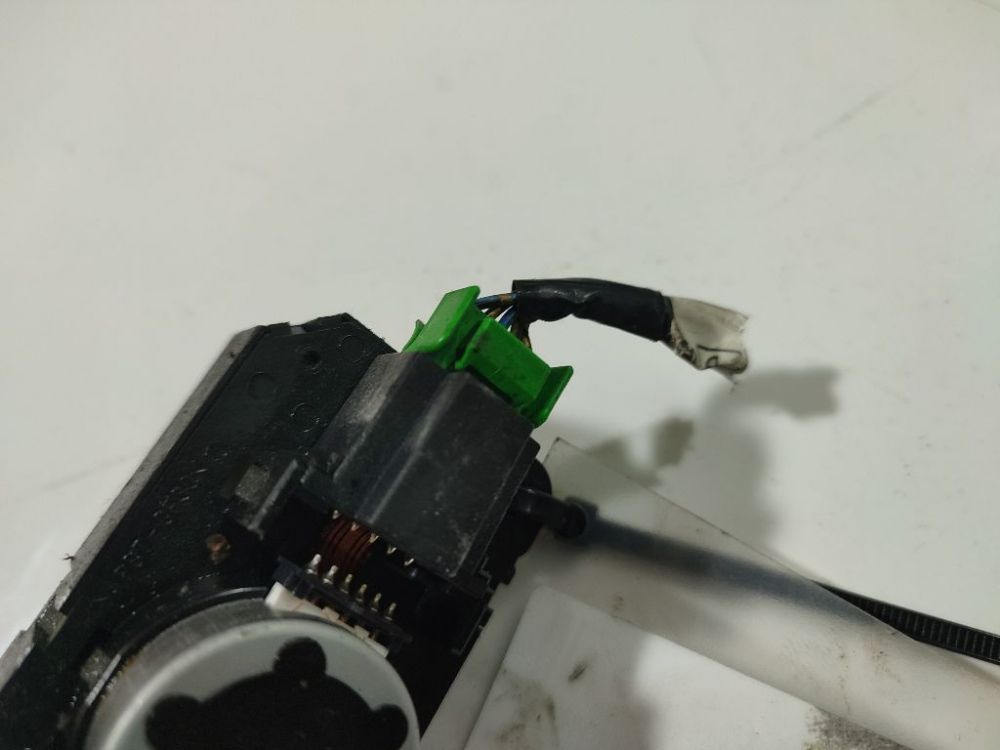 Mitsubishi Lancer 2008 Peciuko sklendes varikliukas - Thumbnail 4