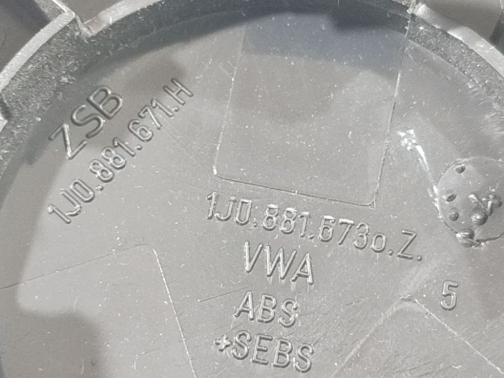 1J0881671H Volkswagen Golf 2004 PLASTICOS-Otros repuestos del interior - Thumbnail 4