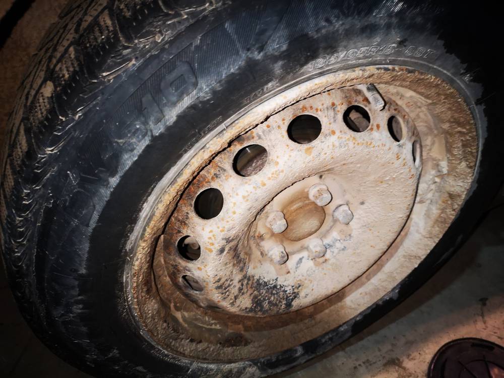 5X98 Alfa-Romeo 147 2004 Teräsvanne Kokoonpano R15