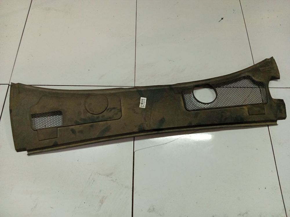 4F1819447 Audi A6 2005 Wiper Muolding - FRONT