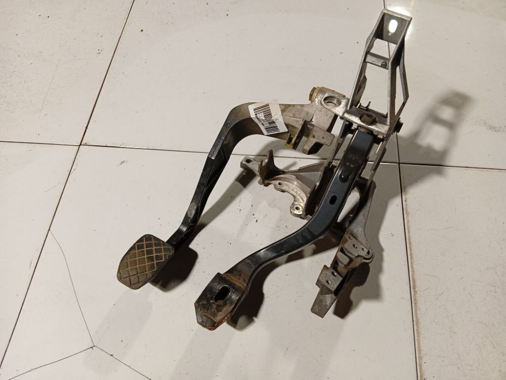 Audi A4 2000 Pedał sprzęgła