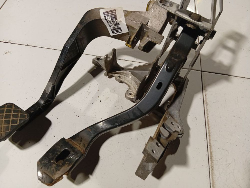 Audi A4 2000 Pedał sprzęgła - Thumbnail 3