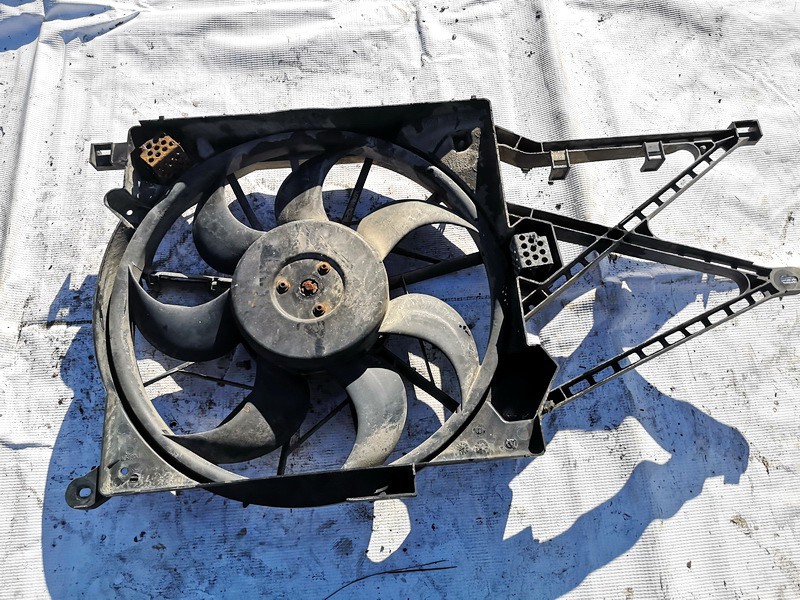 24431828 Opel Zafira 2002 Dyfuzor (wentylator chłodnicy)