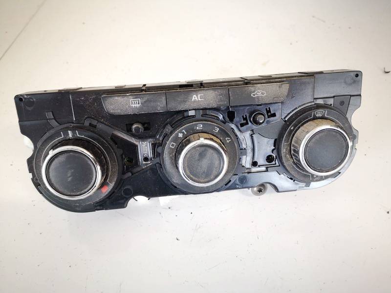 3T0820047AF Skoda Octavia 2012 Peciuko valdymas