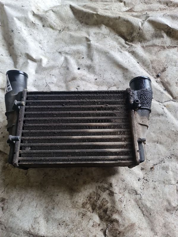 058145805A Volkswagen Passat 2000 Intercooler radiator - engine cooler fits charger