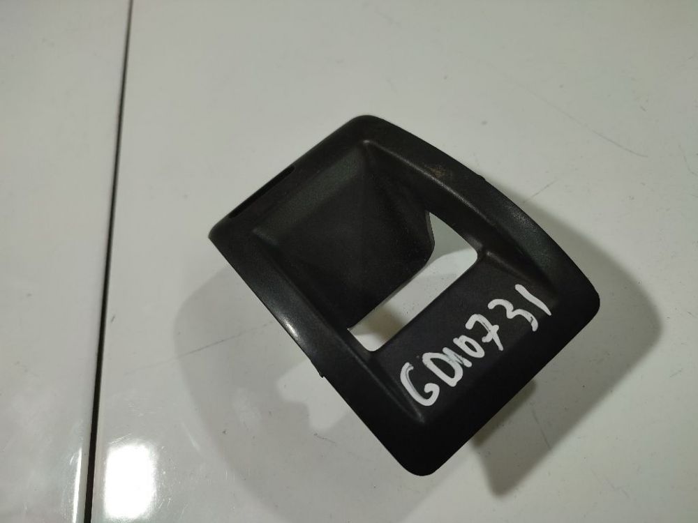 1K0868894A Volkswagen Golf 2006 Salona apdare (plastmasas)