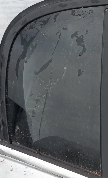 PILKA Opel Signum 2005 Ventanilla de ventilación de la puerta trasera - TRASERO DERECHO - Thumbnail 2