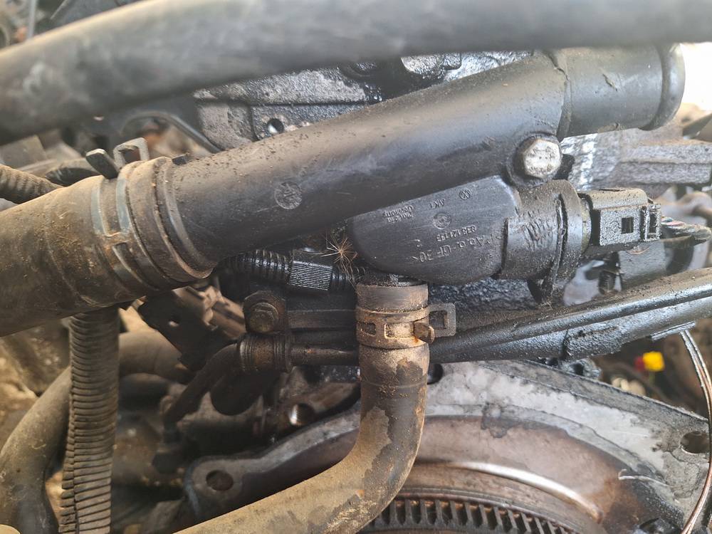 038121133 Seat Leon 2000 Obudowa termostatu - Thumbnail 2