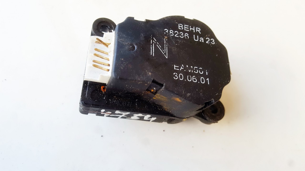 38236UA23 Mercedes-Benz S-CLASS 2001 Sildītāja vārsta motoriņš