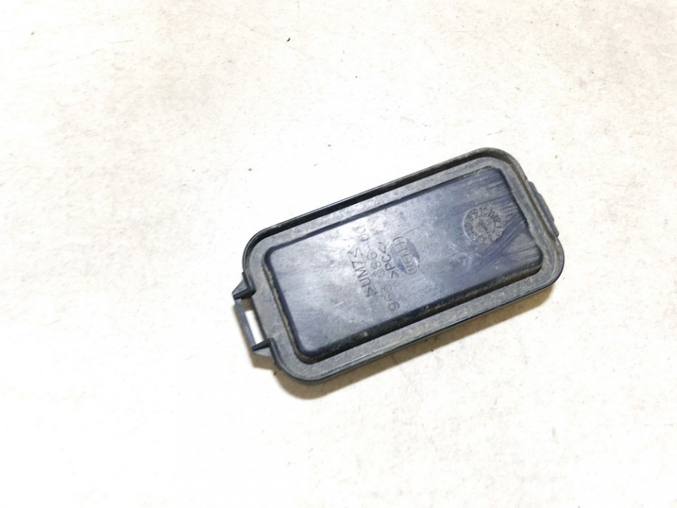 96359600 Volkswagen Bora 1999 Headlight bulb dust cover cap - FRONT