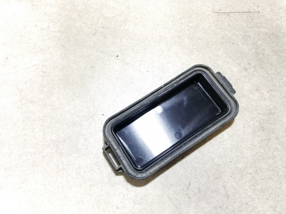 96359600 Volkswagen Bora 1999 Headlight bulb dust cover cap - FRONT - Thumbnail 2