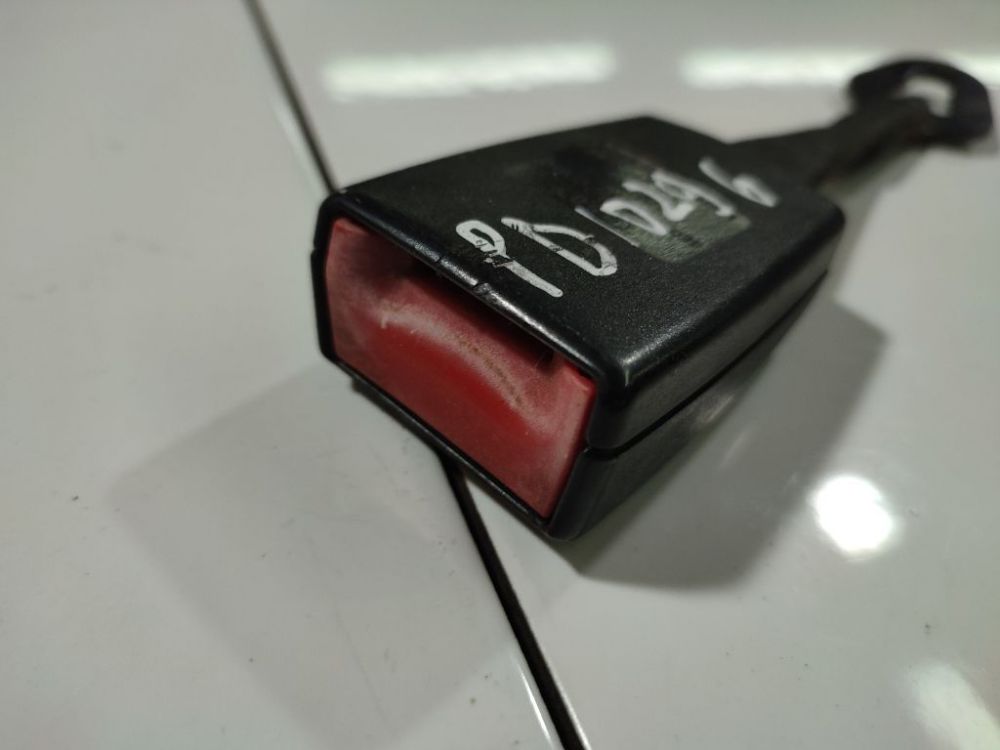 Audi A4 2001 Saugos dirzo sagtis (laikiklis) P.D. - Thumbnail 2