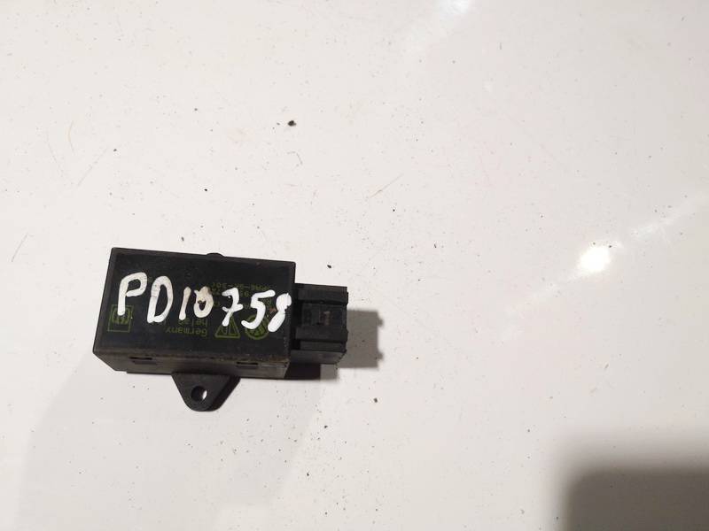 7L0959772 Porsche Cayenne 2003 Relay module