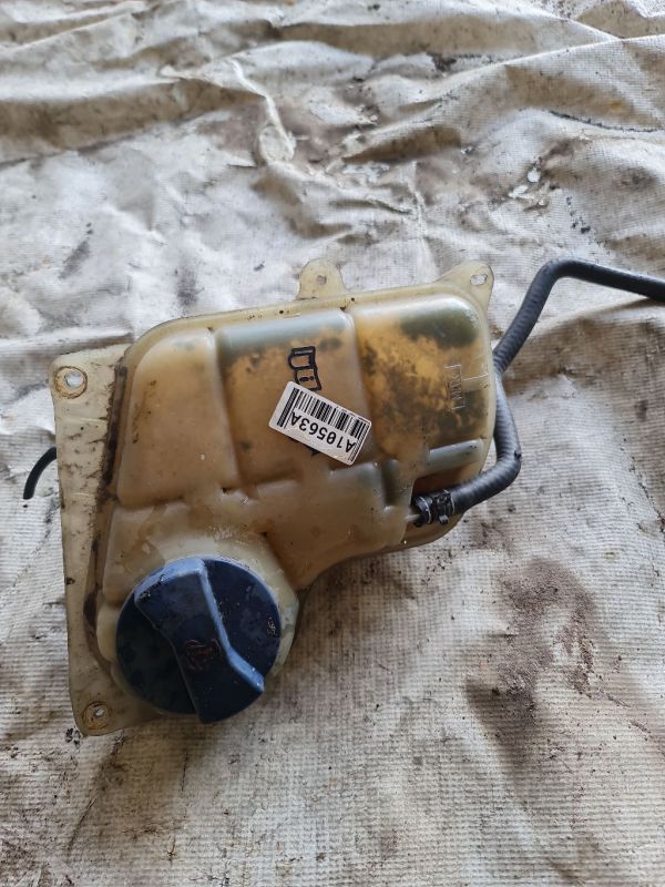8D0121403L Volkswagen Passat 2000 Expansion Tank coolant (RADIATOR EXPANSION TANK BOTTLE )