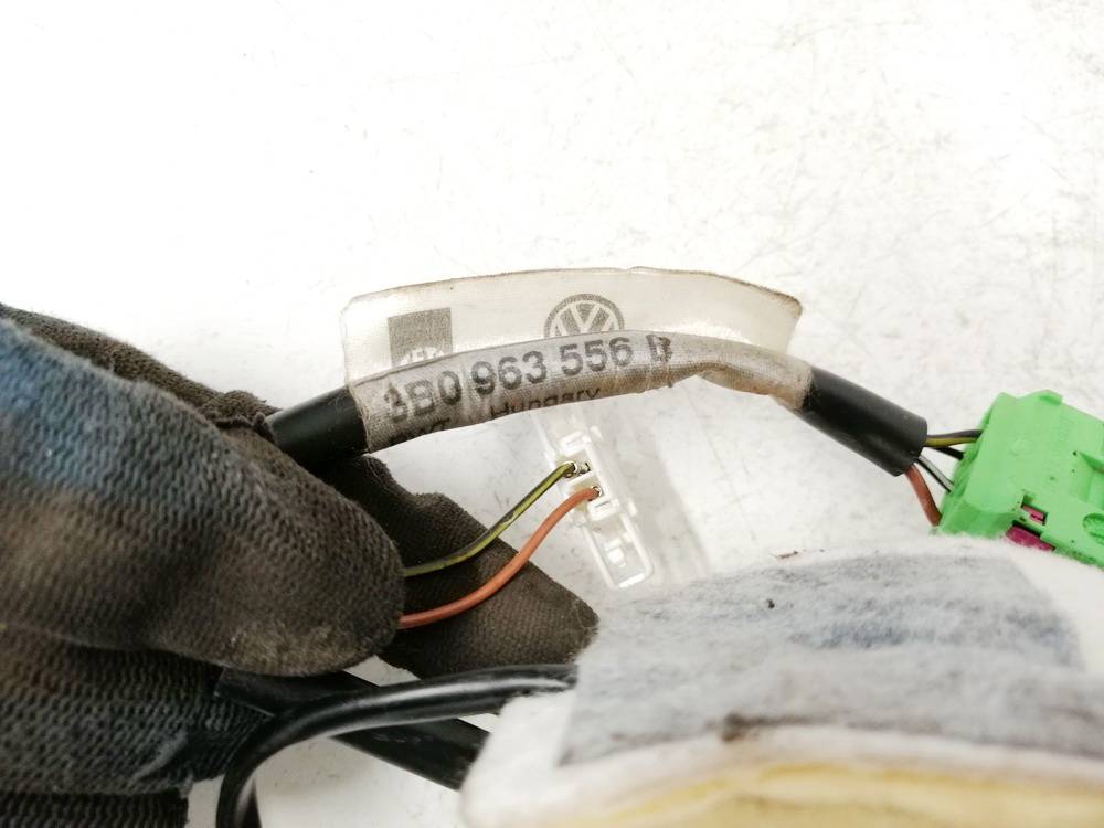 3B0963556B Volkswagen Passat 2002 Sedynes sildymo elementas - Thumbnail 3