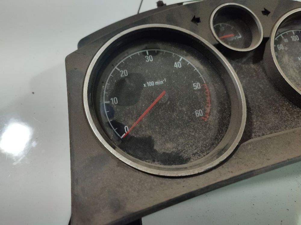 13172012 Opel Astra 2005 Prędkościomierz – panel instrumentów - Thumbnail 2