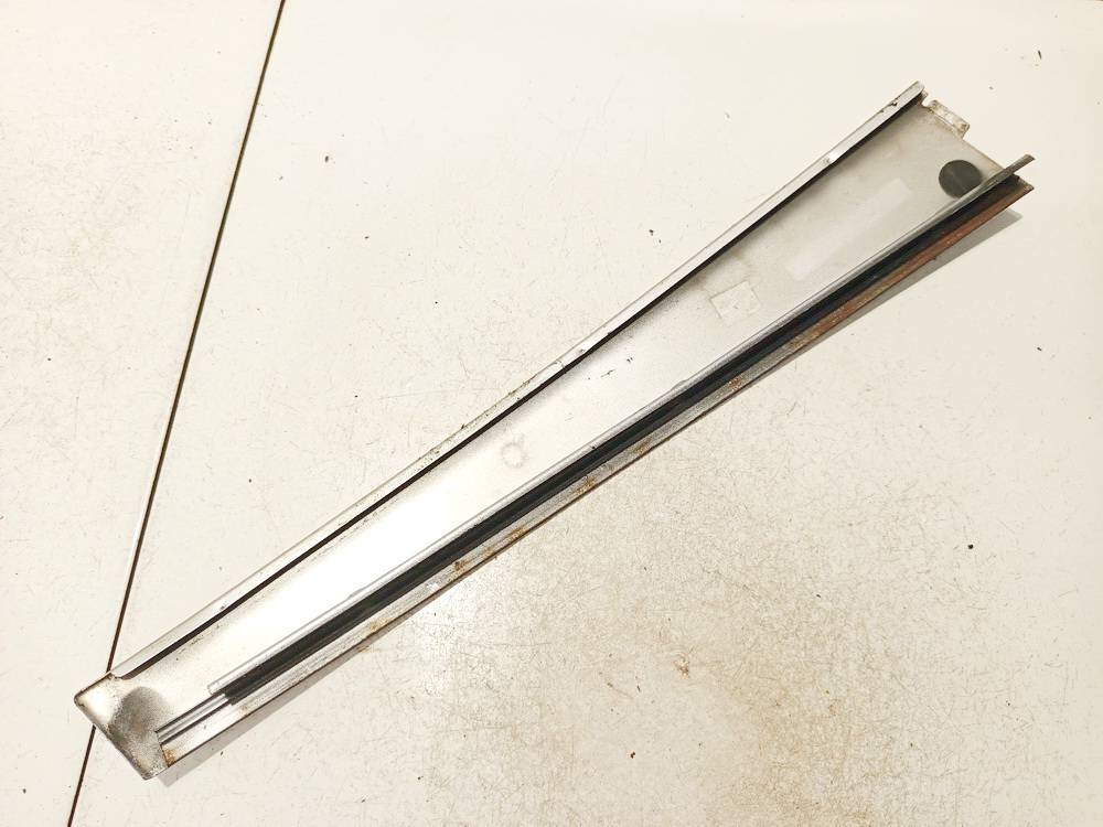 3B0837902 Skoda Superb 2005 Glass Trim Molding-weatherstripping - FRONT RIGHT - Thumbnail 2