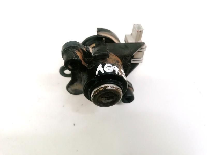 BMW 3-Series 2001 Galinio Dangcio spynele G. (kapoto)