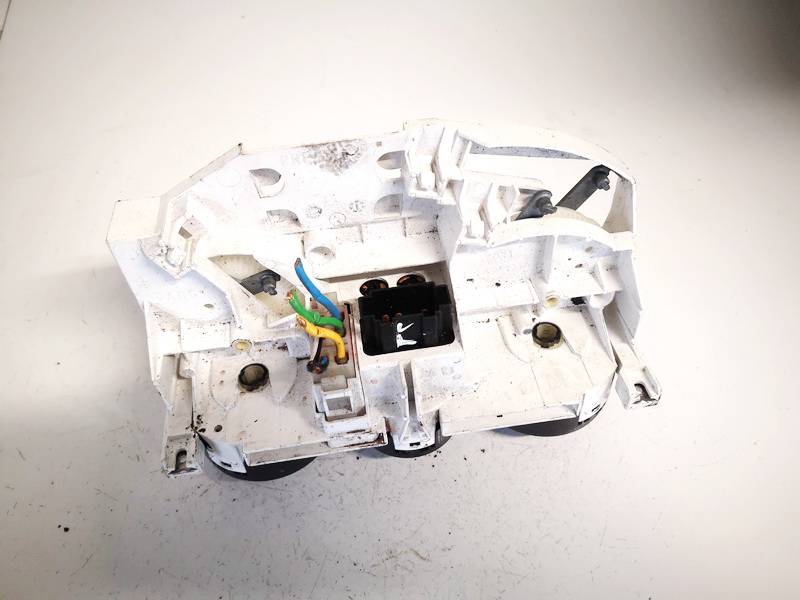 1J0820045E Skoda Octavia 1999 Panel sterowania klimatyzacją (przełączniki ogrzewania) - Thumbnail 2