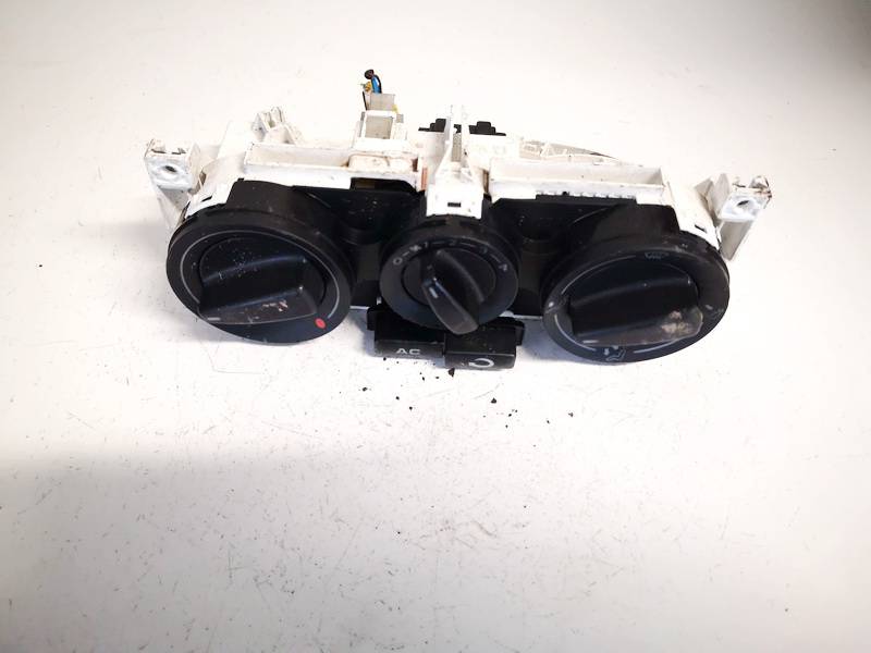 1J0820045E Skoda Octavia 1999 Climate Control Panel (heater control switches)