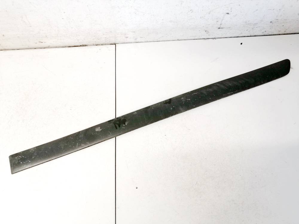 1Z0853753D Skoda Octavia 2007 Durvju ārējais molding - AIZMUGURE PA KREISI