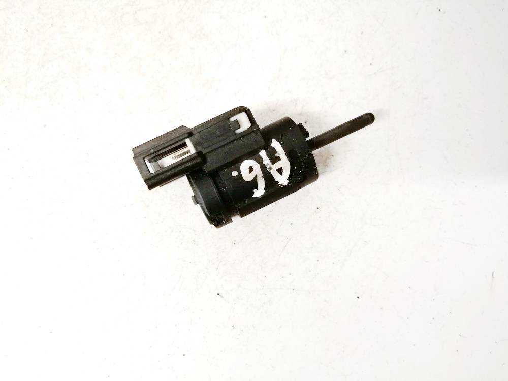 3B0945511C Skoda Octavia 2005 Bremslichtschalter Schalter - Thumbnail 2