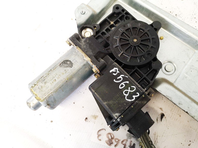 0130821655 Opel Vectra 1998 Durvju loga pacēlāja motors - PRIEKŠA PA LABI