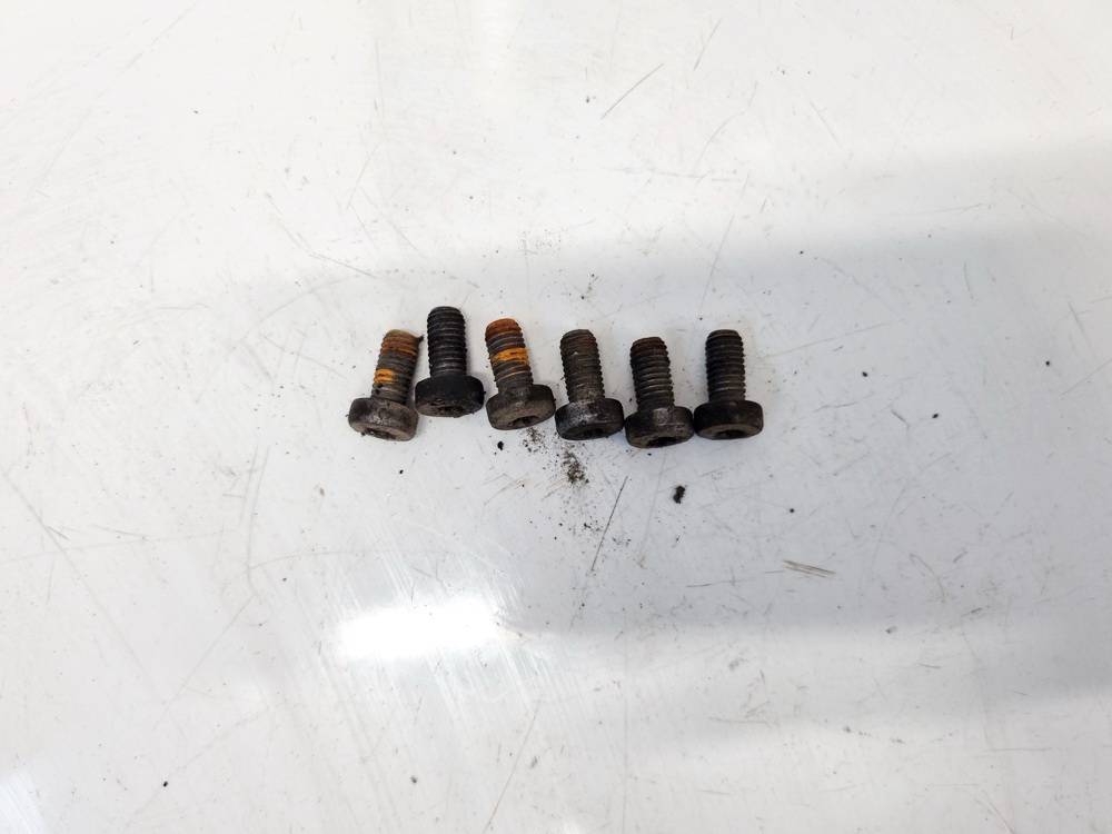 Citroen Berlingo 2013 Śruba tarczy