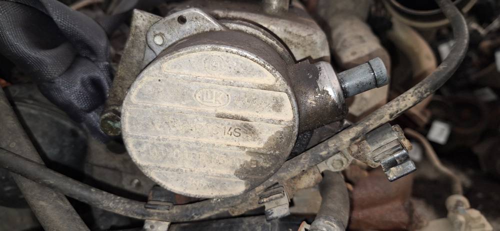 038145101B Volkswagen Golf 2001 Bremžu vakuuma sūknis - Thumbnail 2