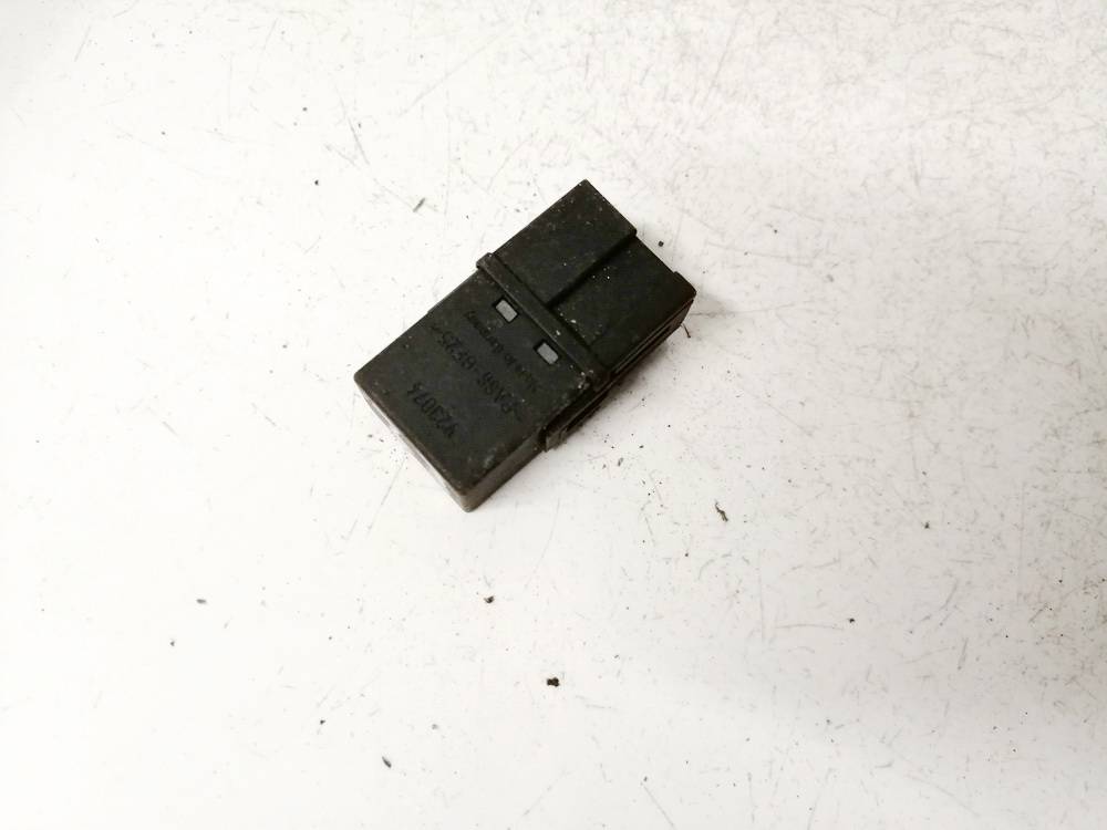 MB953382 Volvo V40 1997 Relay module - Thumbnail 2