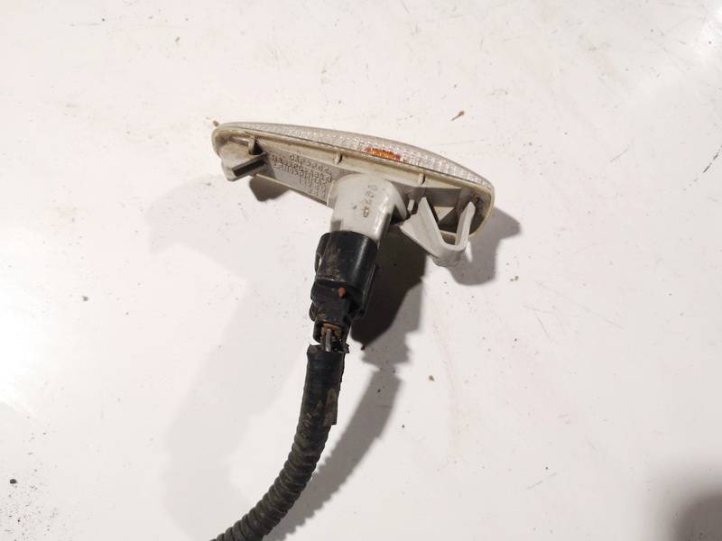 Mitsubishi Outlander 2007 Kierunkowskaz na błotniku - PRZEDNIE PRAWE - Thumbnail 2