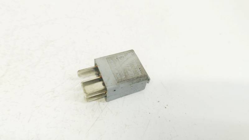 13100504 Opel Astra 2007 Relay module