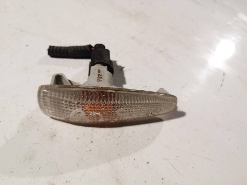 Mitsubishi Outlander 2007 Kierunkowskaz na błotniku - PRZEDNIE LEWE