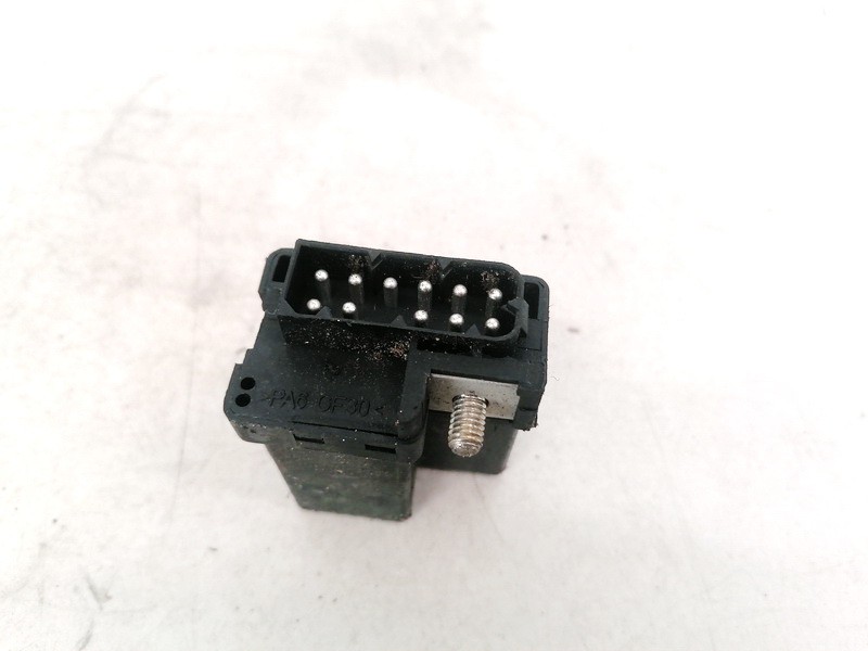 2246919 BMW 5-Series 2003 Glow plug relay - Thumbnail 2