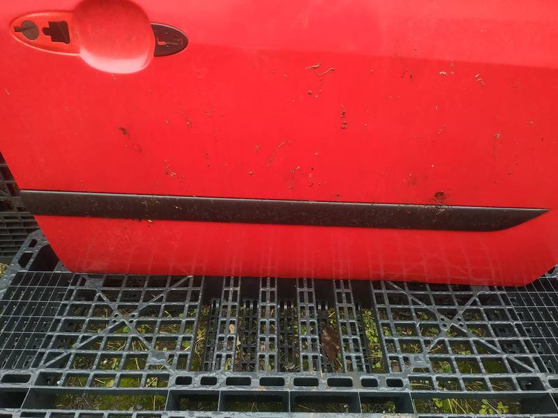 Ford Focus 2000 Molding door - FRONT RIGHT