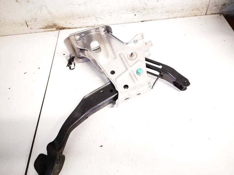 1K1721057N Volkswagen Passat 2006 Pedal work, Brake pedal, Pedal bracket, Clutch pedal