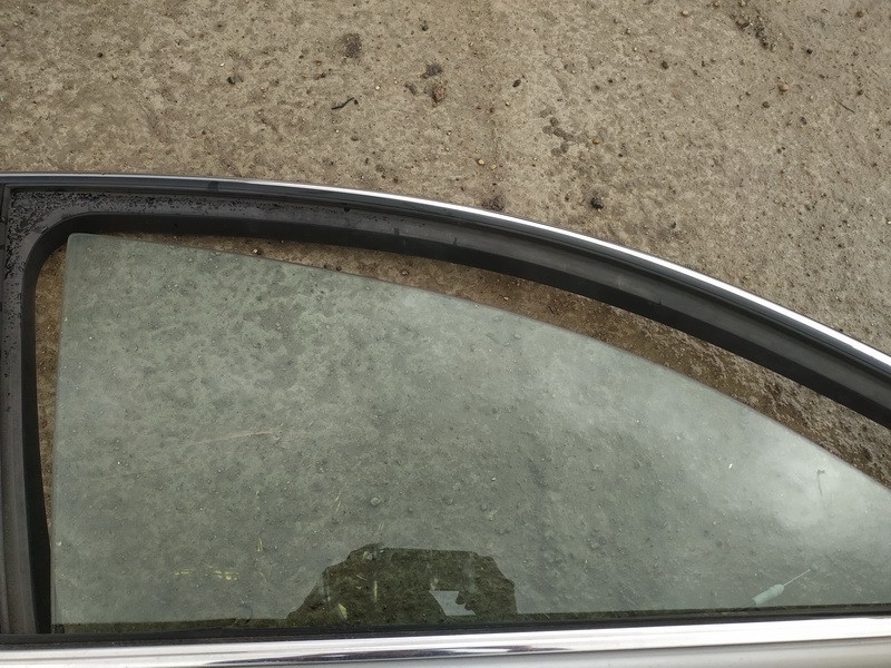 Lexus IS - CLASS 2007 Vitre de Porte Avant Droite