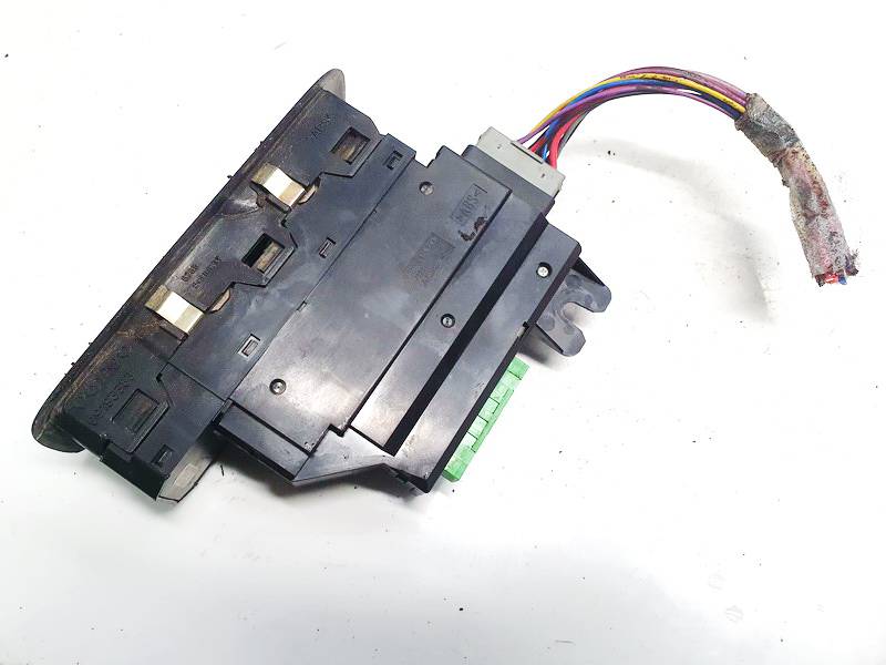 7923 Volvo V70 2003 MANDO ELEVALUNAS - Thumbnail 3