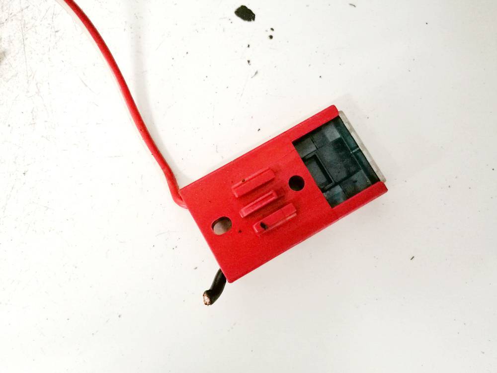 8A0937530 Audi A6 2002 Bezpiecznik