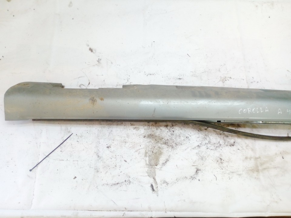 758510F010 Toyota Corolla Verso 2009 Right Sill Moulding